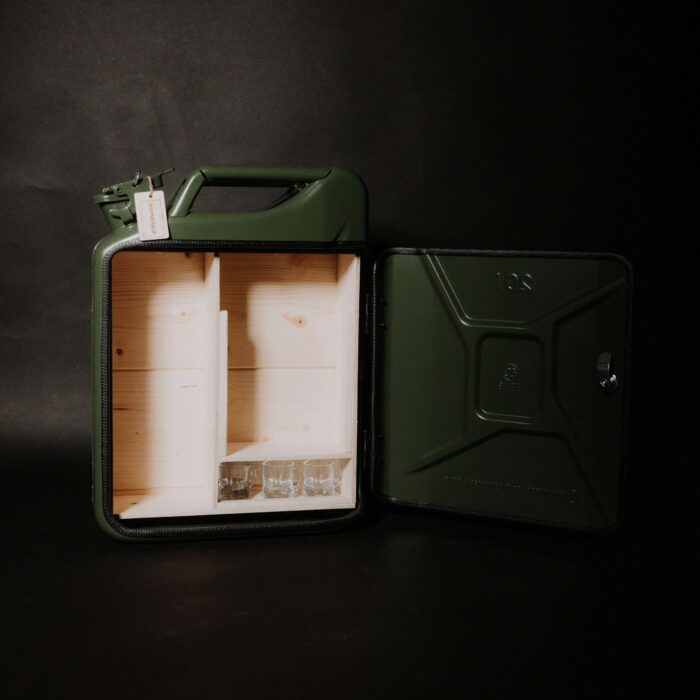 Grüner Kanister Bar (Biermodell) – Bild 10